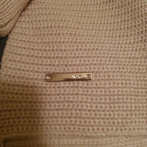 Tri colored turtle neck sweater NWT!! Size M - Picture 4 of 7